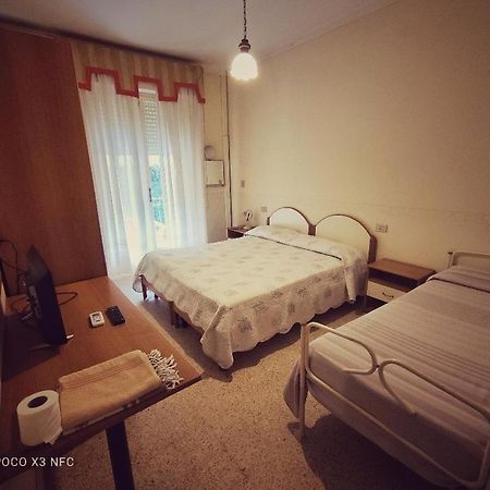 Hotel Delhy Viareggio Eksteriør billede